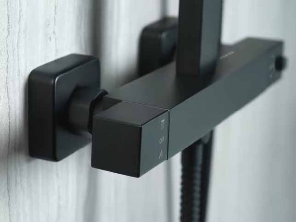 black square therostatic shower