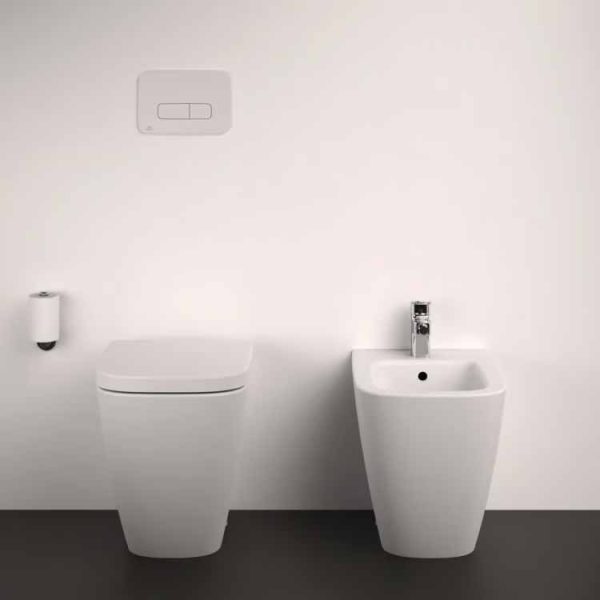 btw bidet and wc